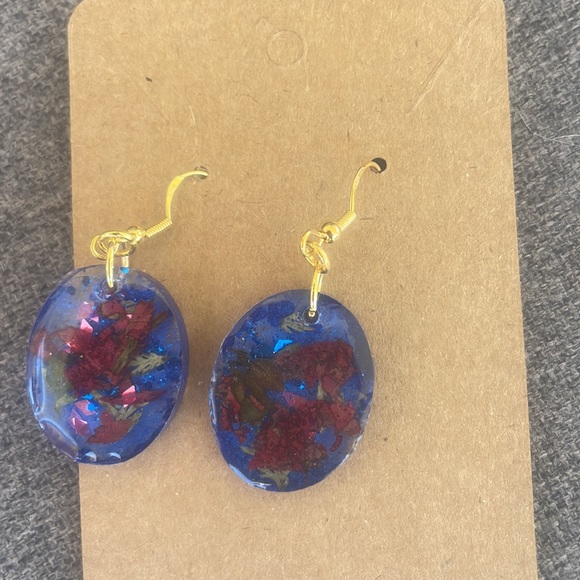 #104 Small Pressed Flower Earrings - Picture 7 of 11